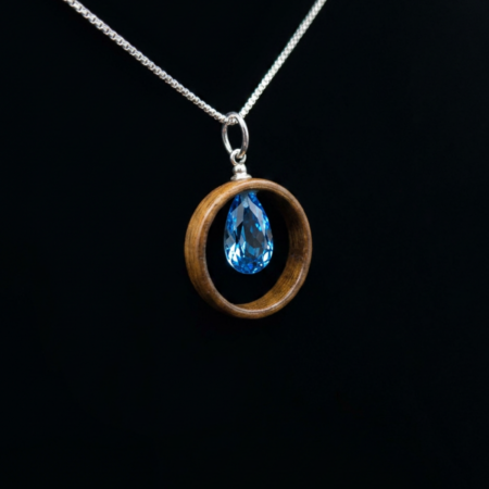 Houten Ring en Swarovski kristal blauw