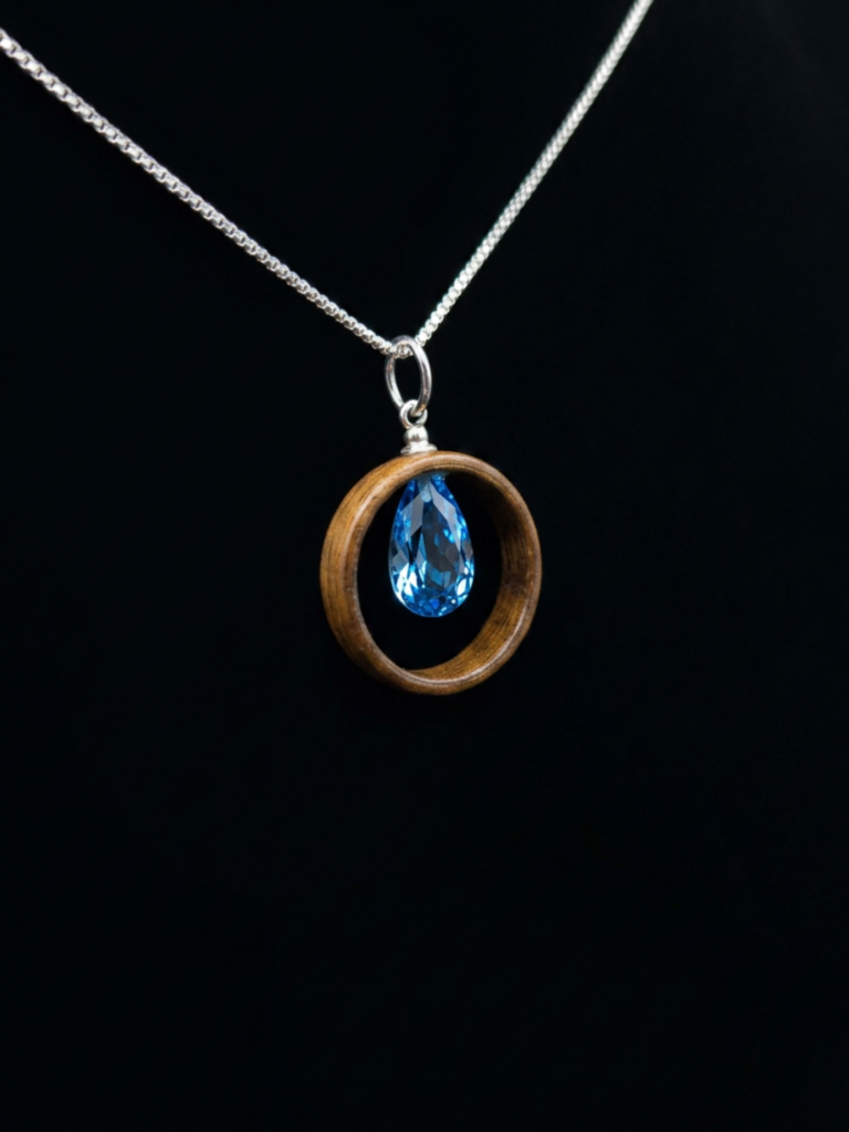 Houten Ring en Swarovski kristal blauw
